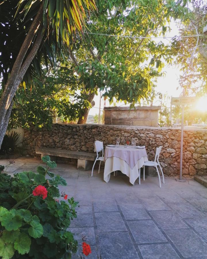 Masseria Agriturismo Il Sorriso Degli Ulivi - Dimora Di Charme Gallipoli Exterior photo