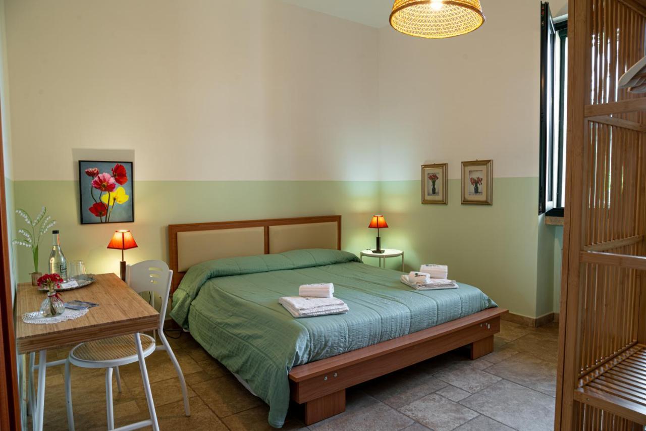 Masseria Agriturismo Il Sorriso Degli Ulivi - Dimora Di Charme Gallipoli Exterior photo